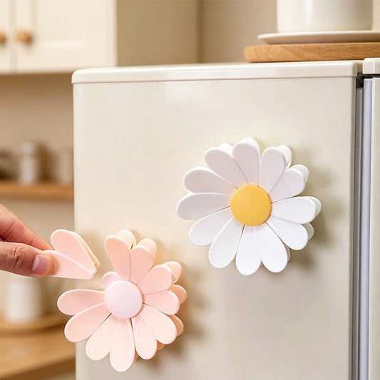 Daisy Magnetic Food Sealing Clip - Fridge Magnet 2-in-1